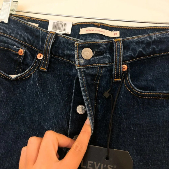 RARE Levi's Wedgie Straight Gold Chain Denim Jeans - Picture 7 of 13